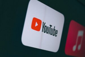 Read more about the article YouTube Hyperlinked Comments Expand to Boost Engagement